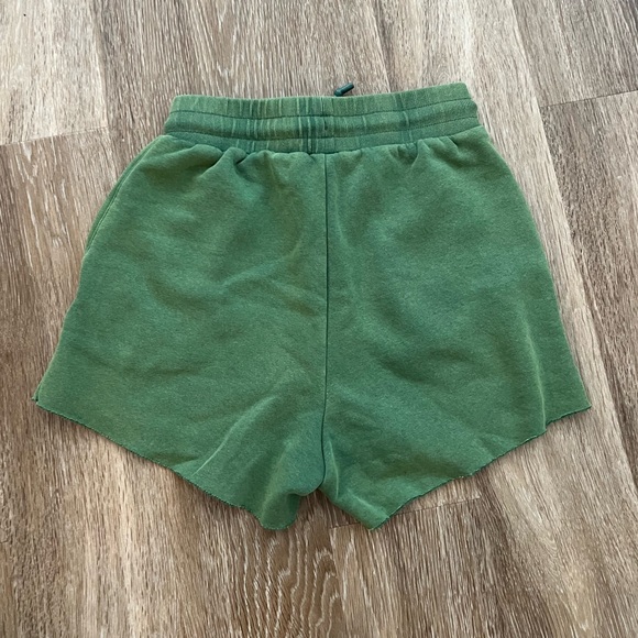 Balance Athletica / Vitality shorts - Picture 2 of 3